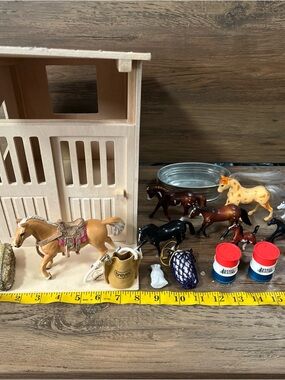 Schleich TAN WHITE Pony Horse/saddle, Breyer Hill Top Stable With Asst Other Fig